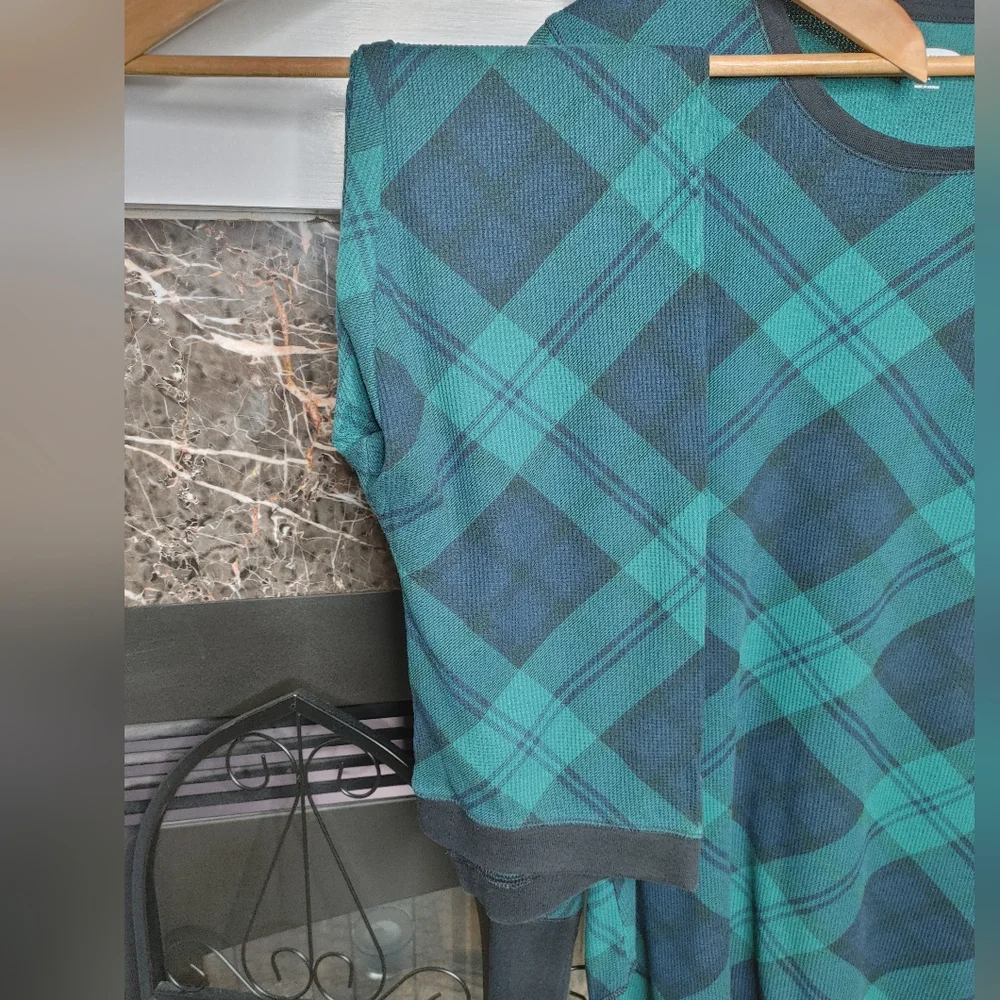 OLD NAVY THERMAL PAJAMAS, BLUE/GREEN PLAID XL (Top) & M (Bottom) - Picture 3 of 11